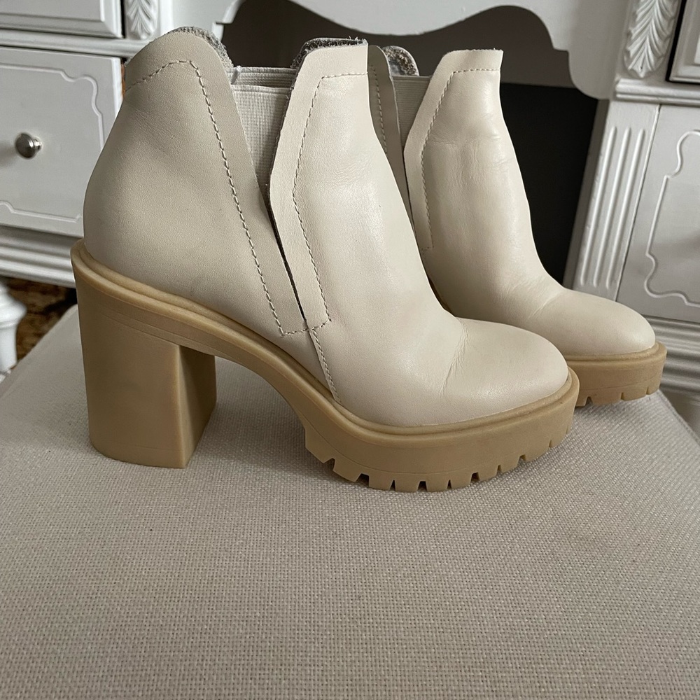 Dolce Vita size 5 women’s booties